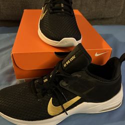 Women’s Nike size 11