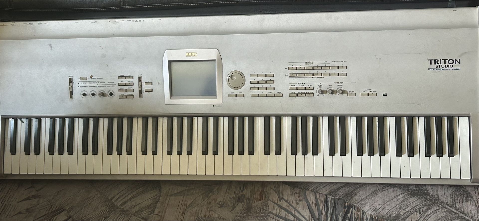 Korg - Triton 88keys Workstation