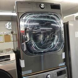 New Scratch And Dent LG Front Load Washer And Dryer Set. 1 year Warranty 