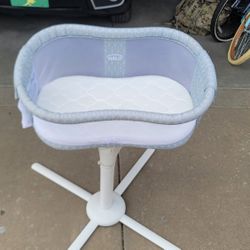 HALO BassiNest Swivel Sleeper