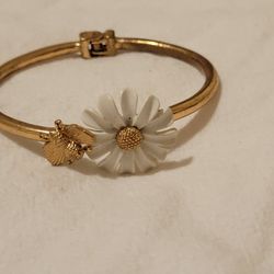 flower daisy bee gold tone bracelet cuff