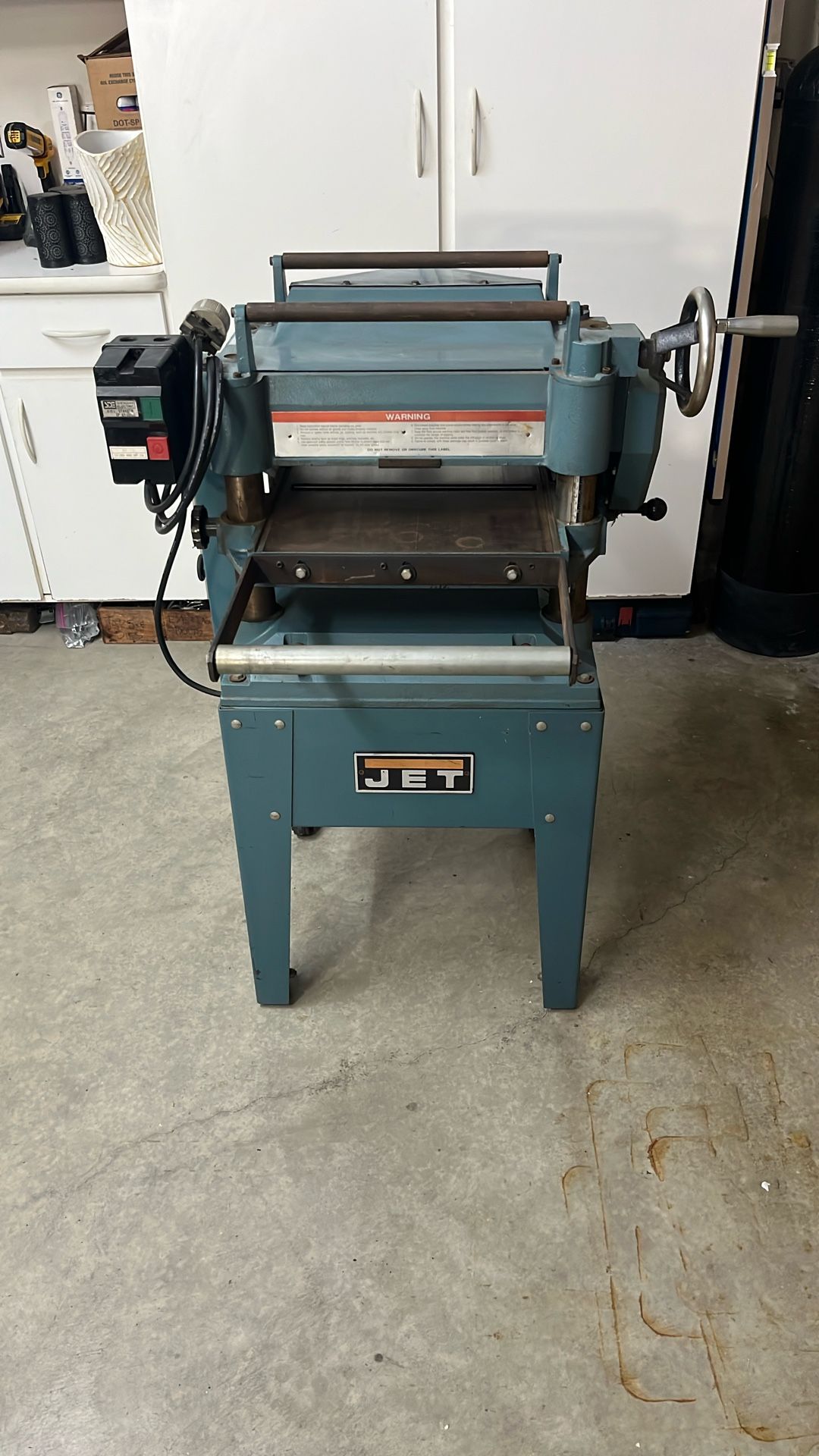 Jet 15" Wood Planer, Model # JWP-15HO, Stock# 708527. 3 HP, 1 Phase,  230 Volt, 4500 RPM,  6" Max Thickness, 1/2" Min Thickness.