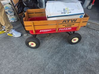 Radio flyer wagon