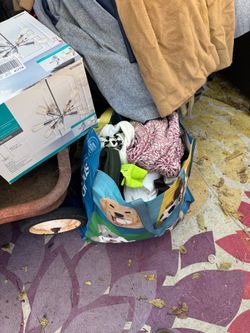 Women’s clothing size small 5 per bag