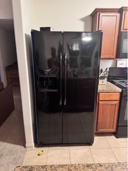 Frigidaire Fridge