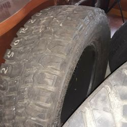 1 New Gladiator QR-900 MT 37/1250/20