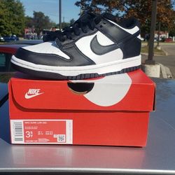 Black White Dunk Low PANDA Size 3.5Y $235