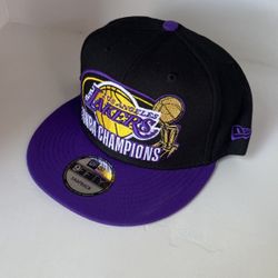 Los Angeles Lakers Snapback Hat$35