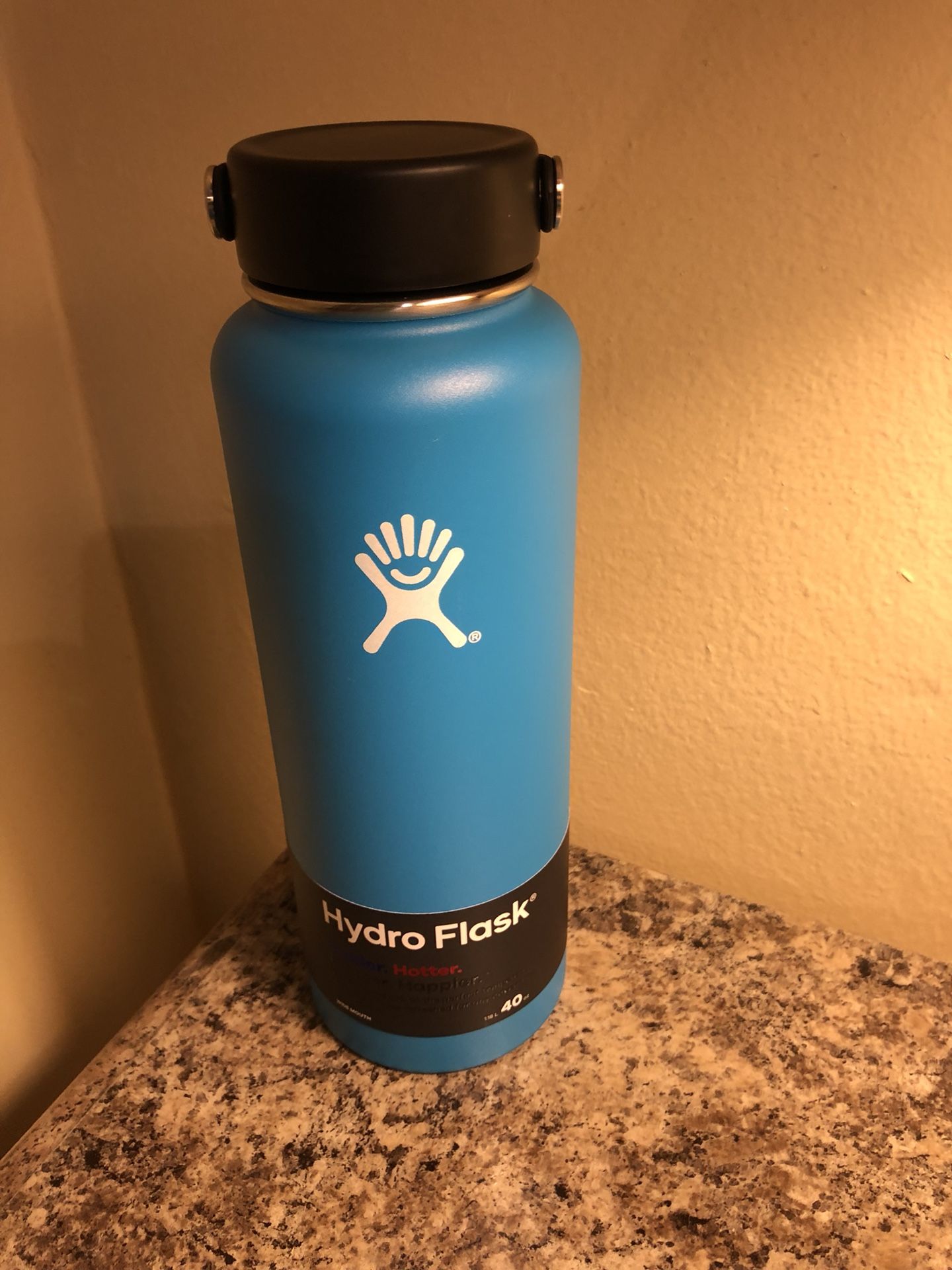 Hydro Flask Water Battle Colder Hotter Longer Green 32oz Wide Mouth 2  Straps for Sale in Santa Ana, CA - OfferUp