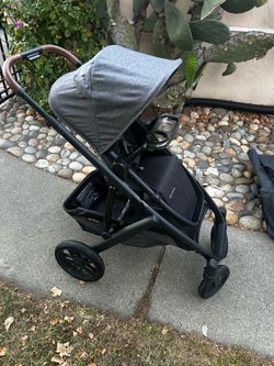 Uppababy Vista V2 Stroller Greyson - Full Set with Bassinet, Toddler Seat & Car Seat