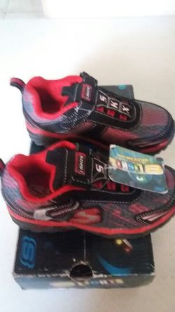Skechers toddler size 11,new.