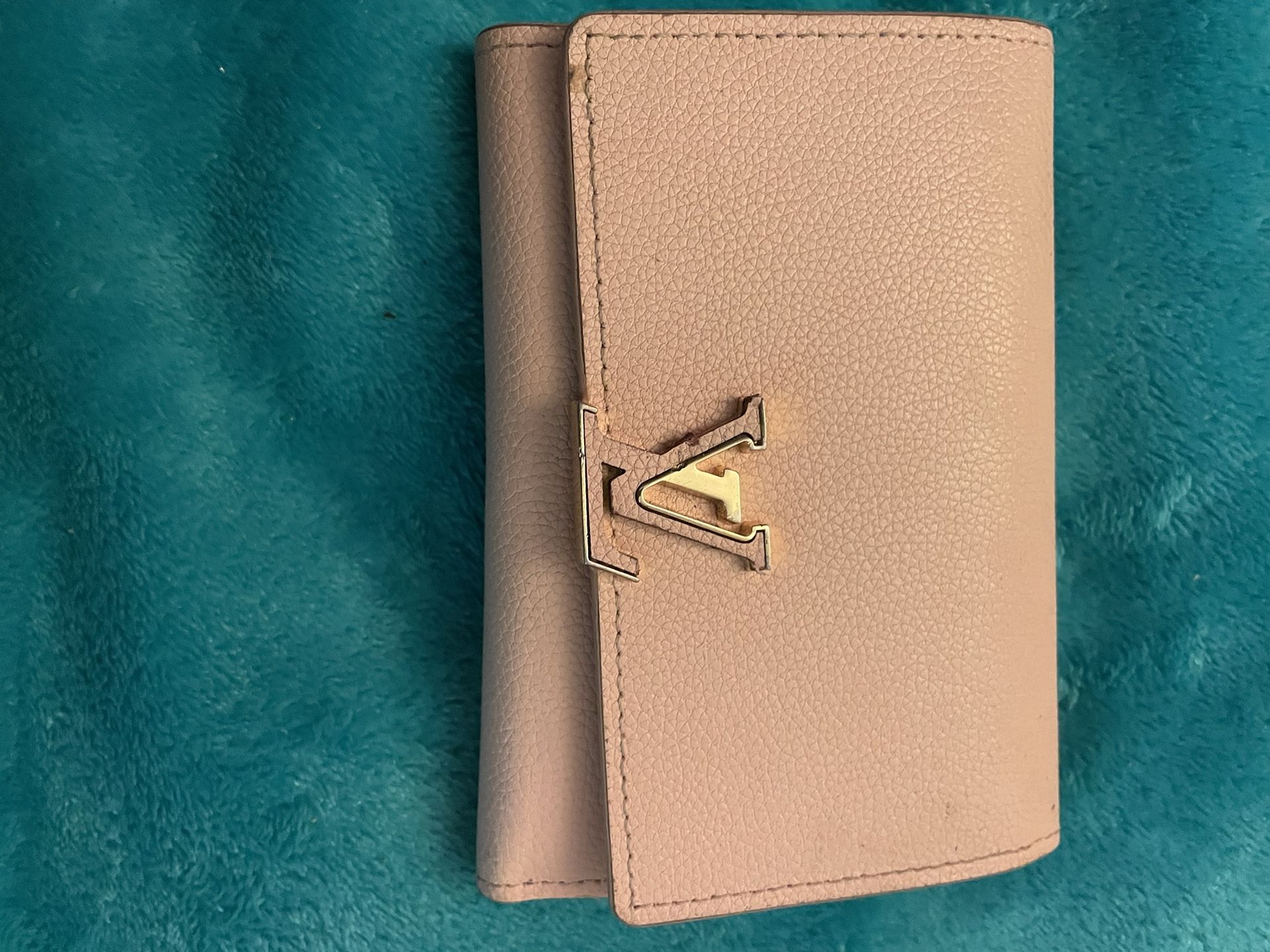 Louis Vuitton Capucines Compact Wallet