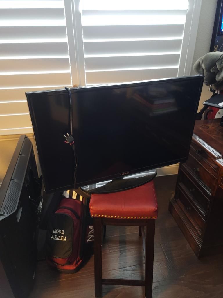 32” Inch Tv For Sale.