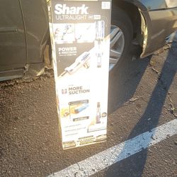 Shark Ultralight Pet Pro 