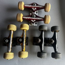 Skateboard trucks