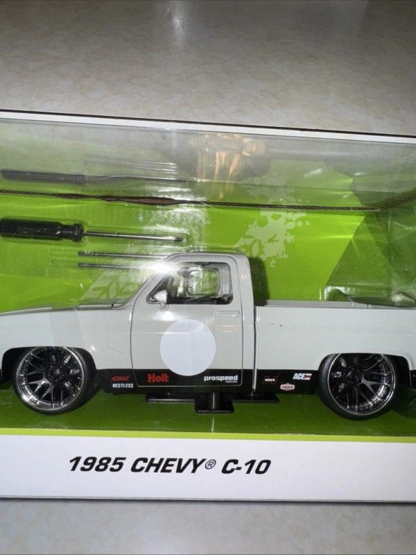 Jada Toys Just Trucks 1:24 Diecast 1985 Chevy C-10 NIB Gray