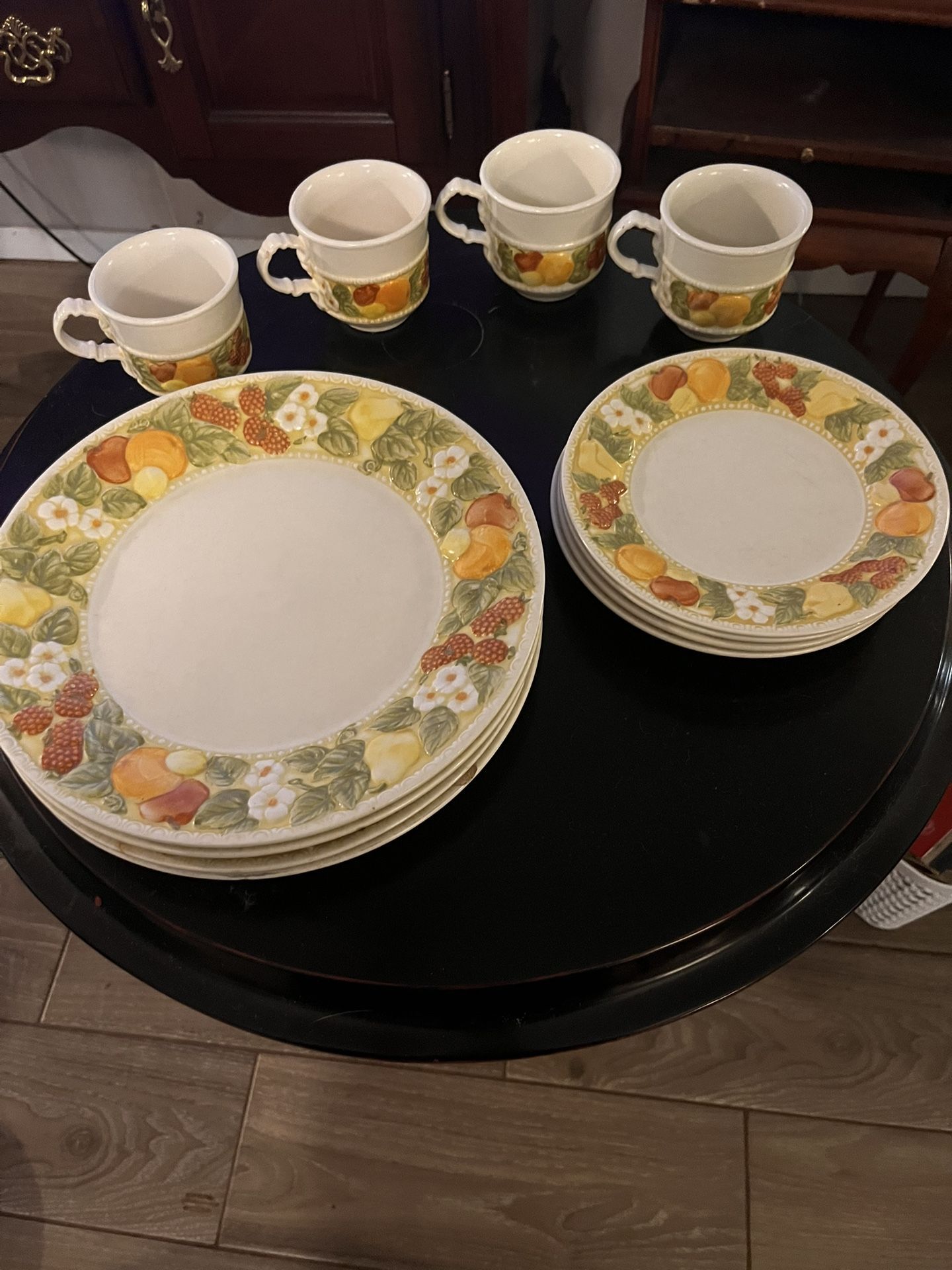 Vintage Della Robbia Plate / Cup SetSet