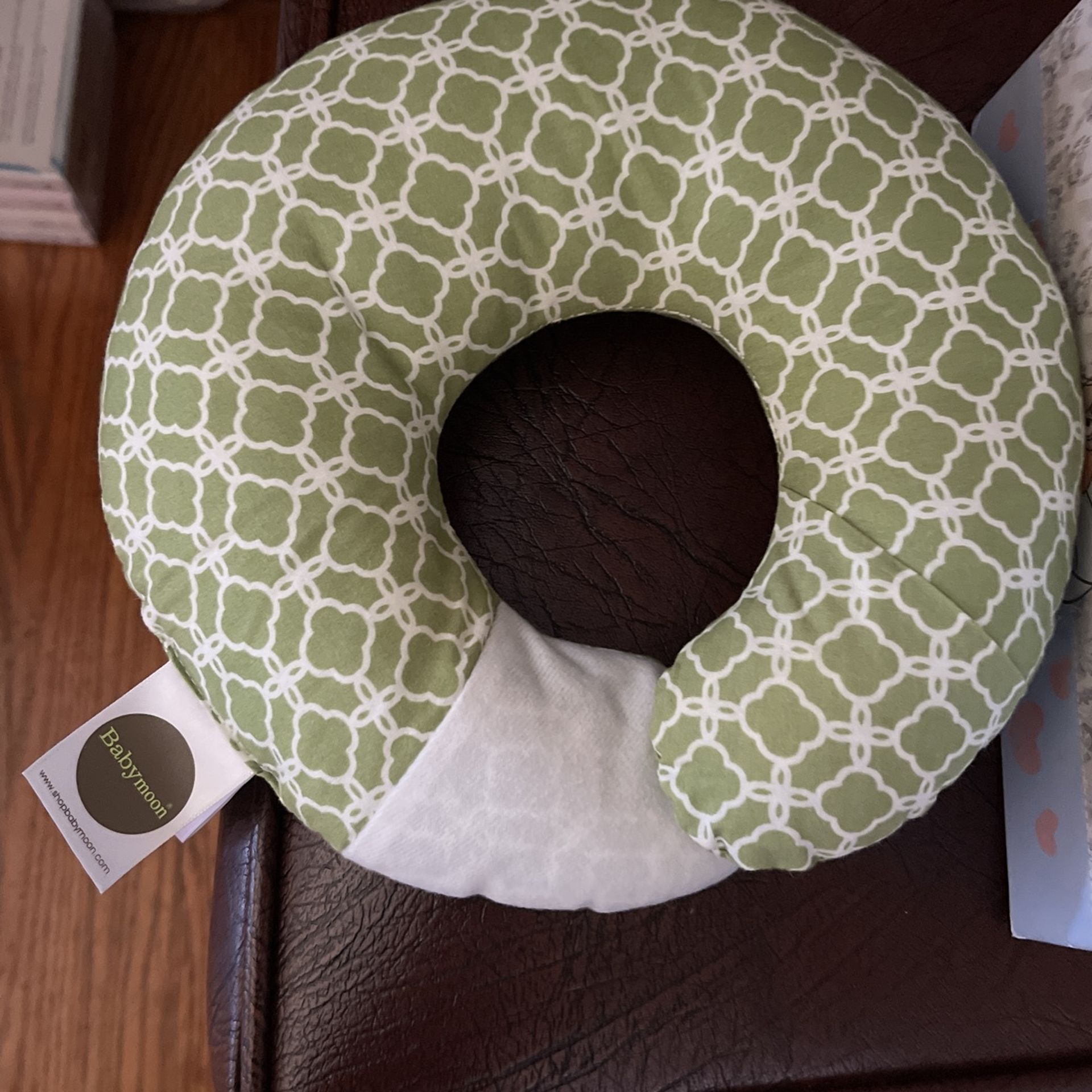 Babymoon Neck Pillow