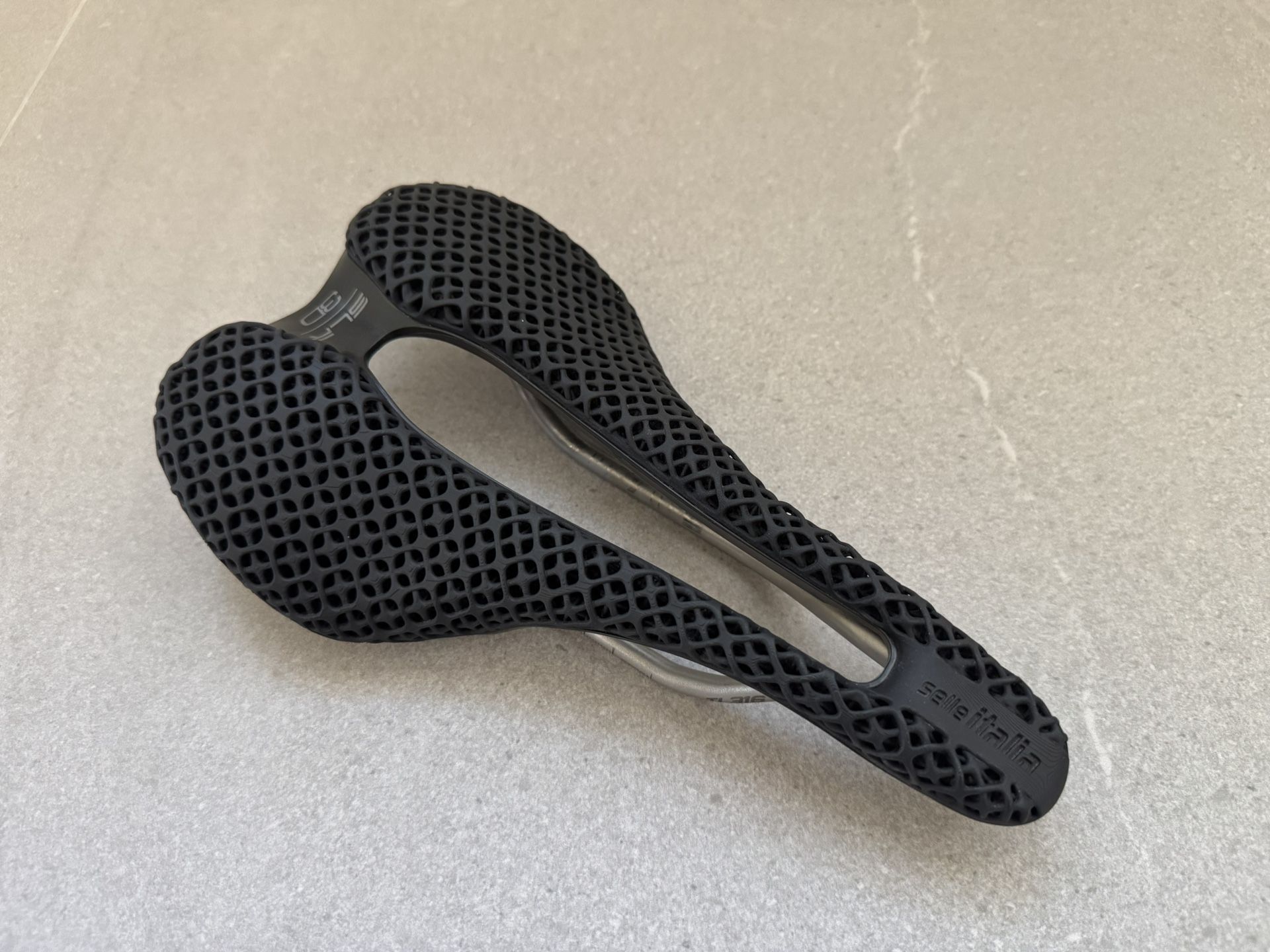 Sells Italia SLR Boost 3D Superflow road saddle