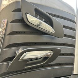 07-13 Tahoe Door Handles