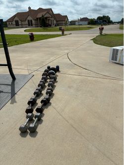 Dumbells SETS OF 10.12.15.20.25.30……single 35..FIRM PRICE