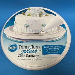 Wilton Trim’n  Turn Plus Cake Turntable