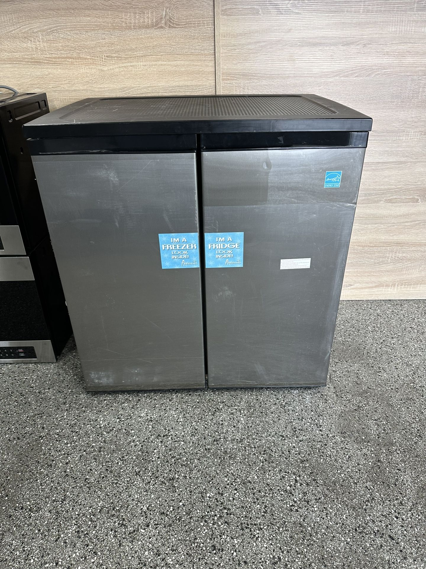 Compact Fridge / Freezer