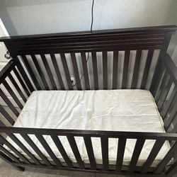 Adjustable Baby Crib With Mattress 