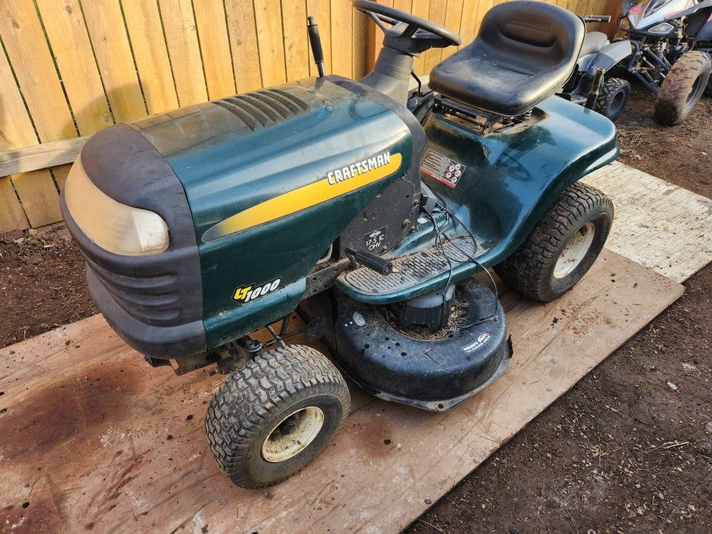 LT1000 CRAFTSMAN  LAWNMOWER