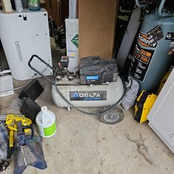 Free Working Compressor And Lots Of Scrap Metal 