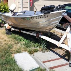 12 Ft Klamath 9hp Johnson 2 Stroke  W/ Trailer 