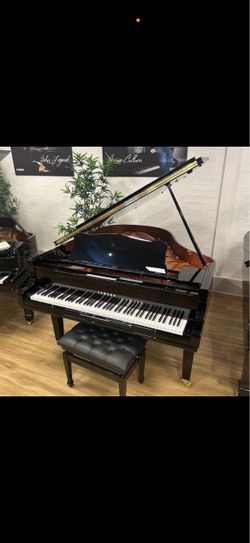 🎹 YAMAHA GC2 Grand Piano for Sale
