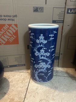 Beautiful Chinese vase vintage