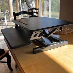 Airlift Adjustable Desktop