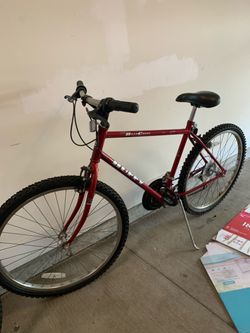 Huffy Bear Creek Red Mountain Bike 15 speed
