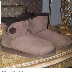 UGGS Bailey Ankle Boots 