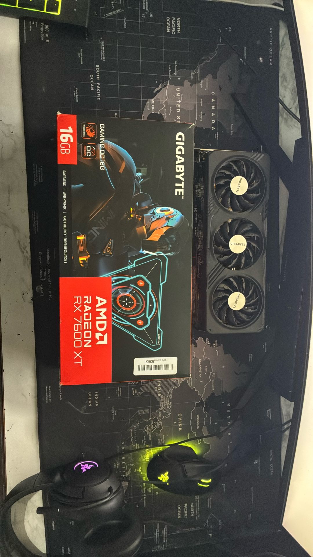 AMD Radeon RX 7600 XT 16GB