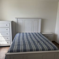 Queen Size Bedroom Set