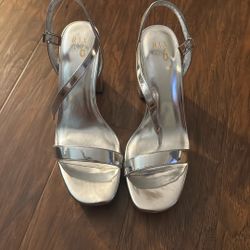 Silver Heels 