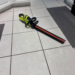 Ryobi Cordless Hedge Trimmer 22"