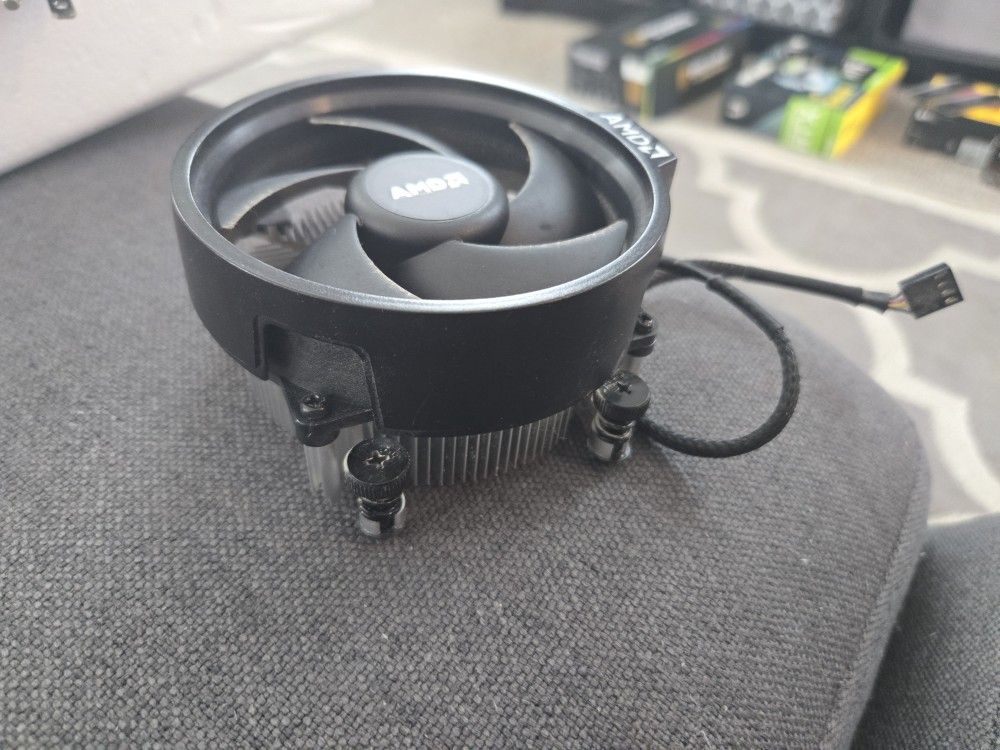 AMD CPU Fan 4 Pin