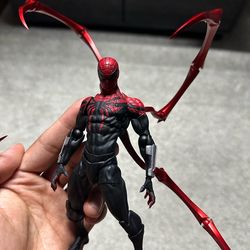 Revoltech superior spider man
