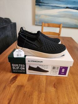 NEW IN BOX Women's Staheekum Black Quilted Slip-Ons Size 8 (SE San Diego)