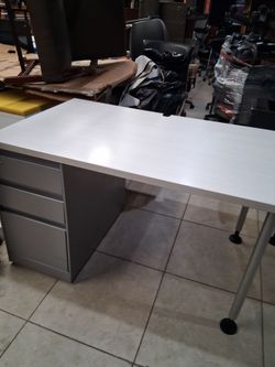 48x30 desks white frost color