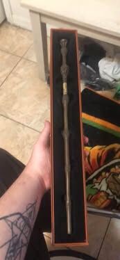 Universal Interactive Dumbledore Wand + Pins And Lil Characters