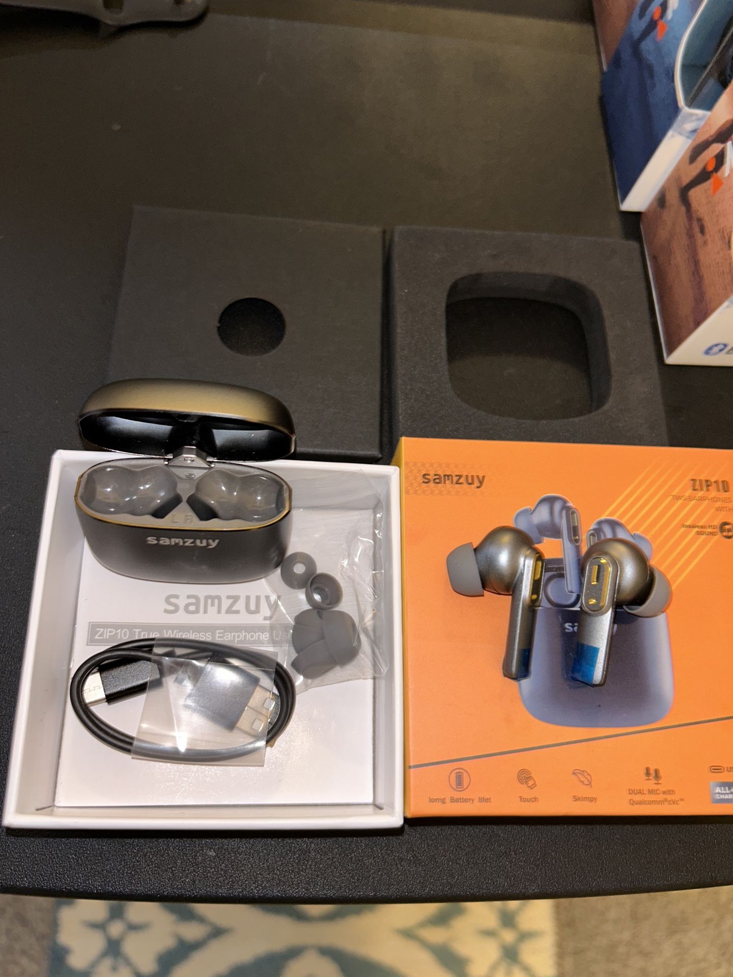 Brand new! Bluetooth headphones with metal case