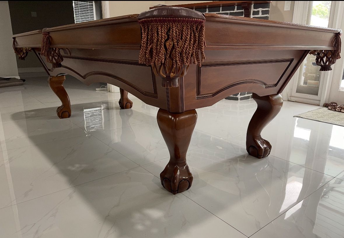 Pool Table Bruinwick 8ft ( Free Delivery & Set Up & New Color Felt Of Your Choice )