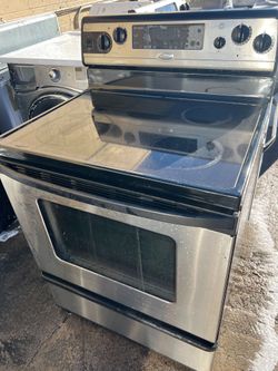 WHIRLPOOL STAINLESS STEEL ELECTRIC GLASSTOP STOVE