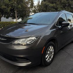 2021 Chrysler Voyager