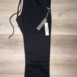 Black Essentials Sweats 